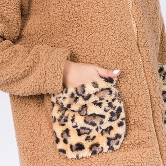 Teddy Meets Leopard Jacket - Picture 4 of 5